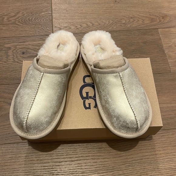 UGG Other - Ugg Keegan Metallic Slipper Size 1 NIB